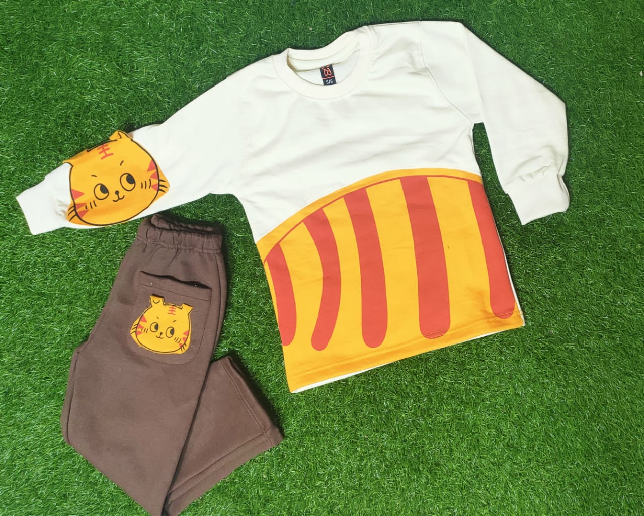 Off White Cat Print Sweatshirt With Trouser Tracksuit For Kids (OM-605)
